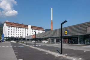 Parkplatzbeleuchtung am Bürser Lünerseepark durch solare LED-Leuchten von LEDon