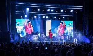 44 Designs and LD Chris Nathan choose Elation’s Artiste DaVinci for Jake Owen tour