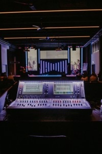 ICF-Freikirche setzt Allen & Heath dLive an Standorten in München und Herrenberg ein